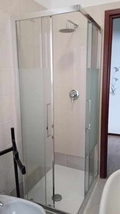 Appartement Casa Bilocale In Centro Vicino Stazione à Voghera Extérieur photo